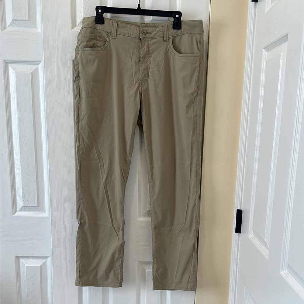 Eddie Bauer Tan Chinos Lightweight
